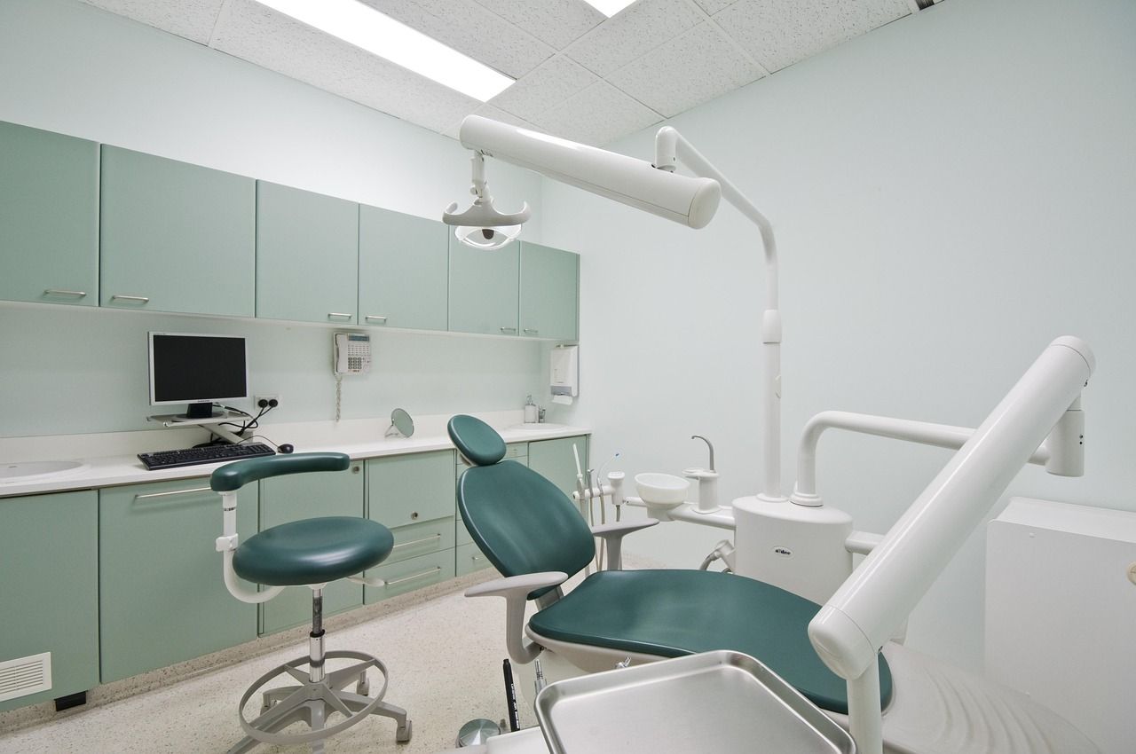 Dental clinic treatment room (illustrative photo)